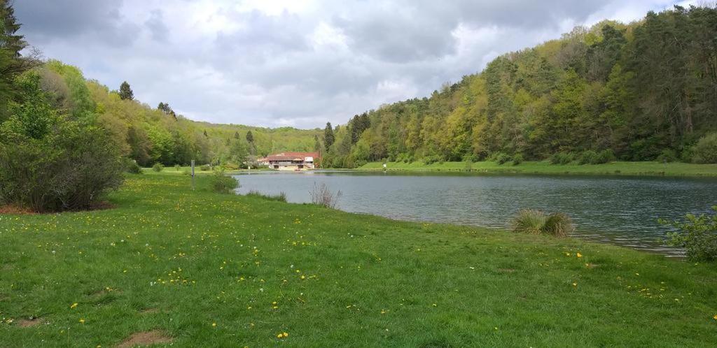 Villa Le repaire des écureuils Vallée de Rabais à Virton Extérieur photo