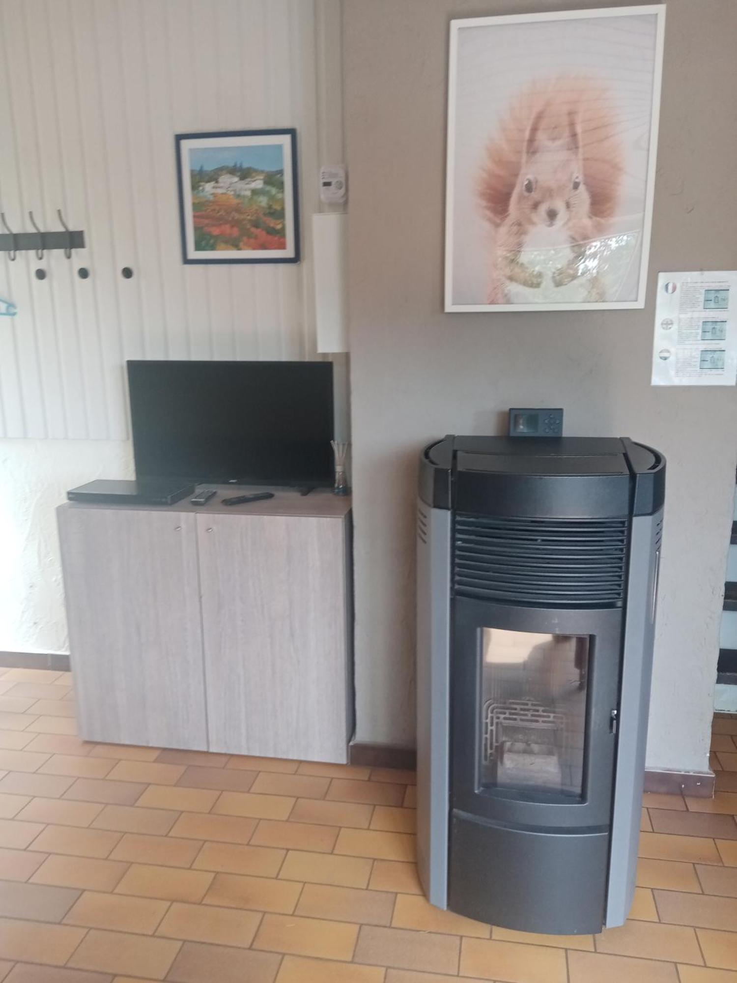 Le repaire des écureuils Vallée de Rabais Virton Extérieur photo